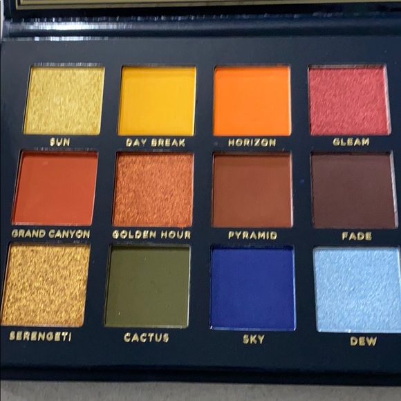 Ace Beaute Eyeshadow Pallet - Picture 4 of 6